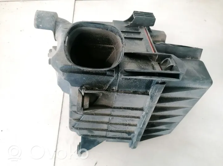 Volkswagen Polo IV 9N3 Scatola del filtro dell’aria 6q0129601at