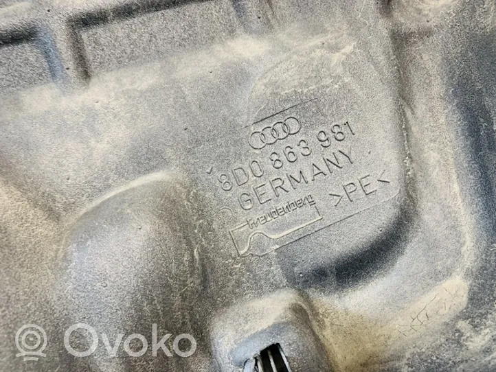 Audi A4 S4 B5 8D Takaoven verhoilu 8d0863981