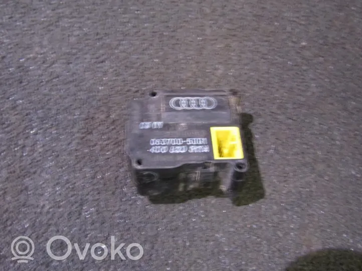 Audi A8 S8 D2 4D Moteur / actionneur de volet de climatisation 4d0820511a