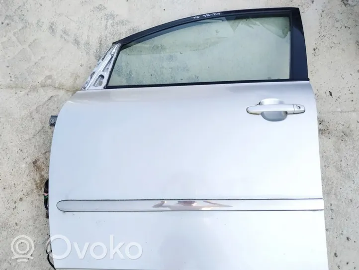 Toyota Avensis Verso Portiera anteriore pilkos