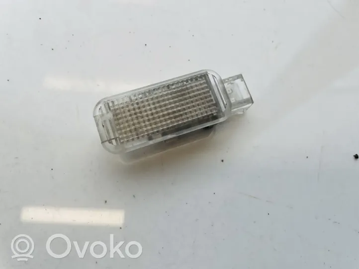 Audi A5 8T 8F Inne oświetlenie wnętrza kabiny 4B0947415