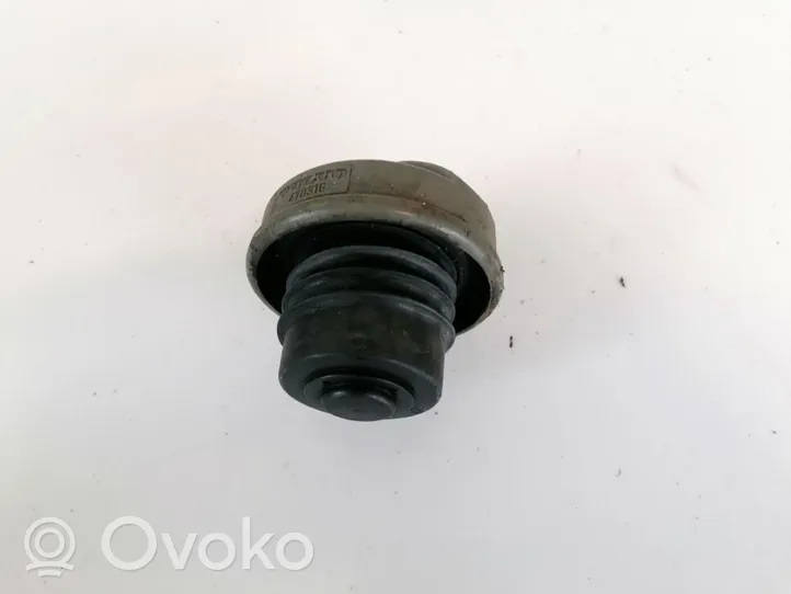 Volvo S40, V40 Einfülldeckel für den Kraftstofftank 470316