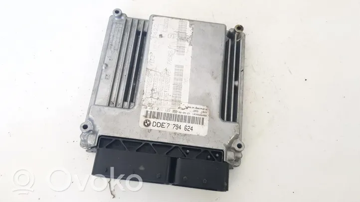 BMW 3 E46 Sterownik / Moduł ECU 0281011122