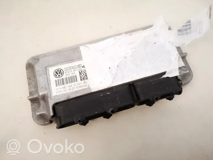 Volkswagen Golf VI Sterownik / Moduł ECU 03c906024bd