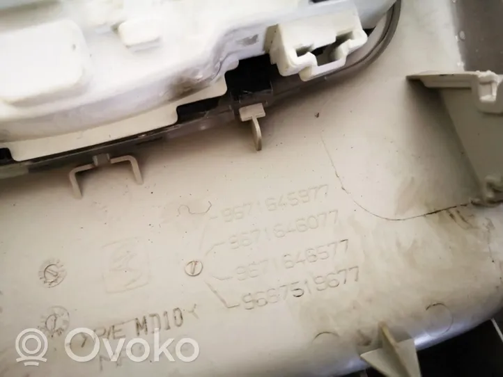 Citroen C4 II Światło fotela przedniego 9671645977