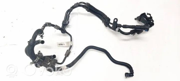 Toyota Avensis T270 Tuyau d'alimentation conduite de carburant 1353346567401