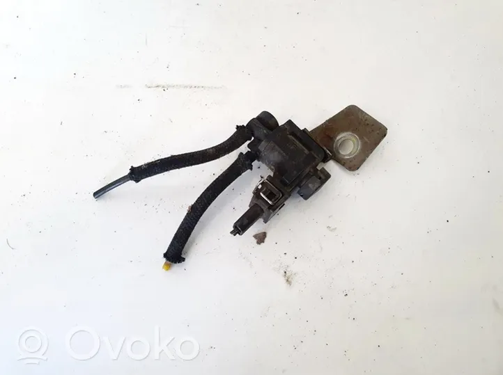 Volkswagen PASSAT B3 Turboahtimen magneettiventtiili 191906283A