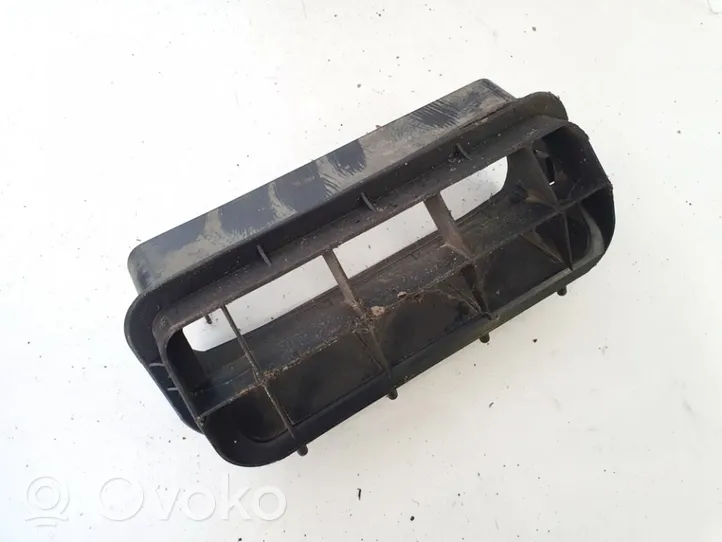 Volkswagen PASSAT B3 Część rury dolotu powietrza 333818465