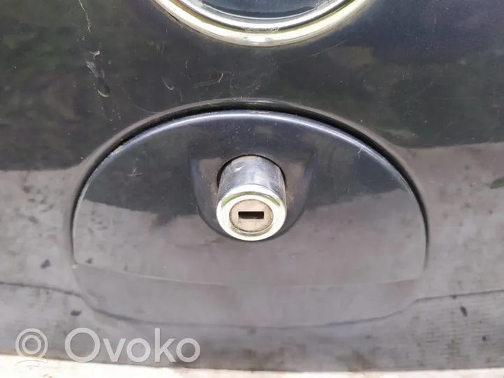 Opel Corsa C Takaluukun ulkopuolinen lukko 