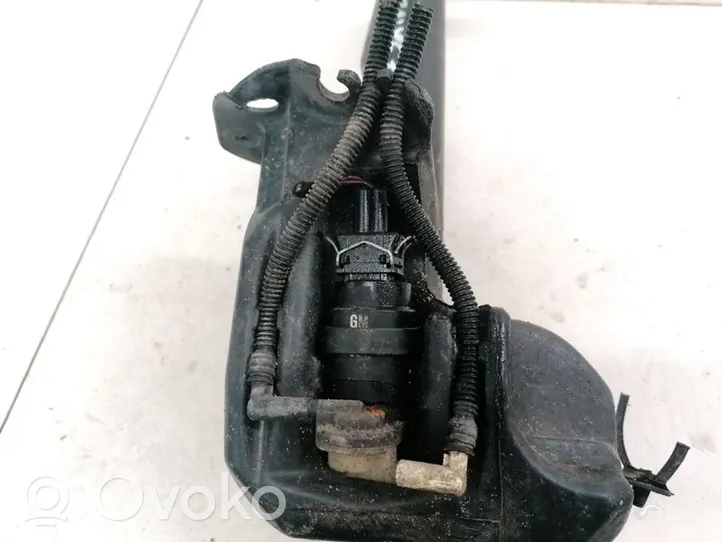 Opel Zafira B Windscreen/windshield washer pump 