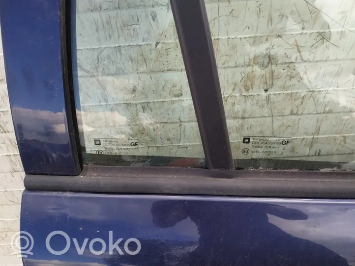 Opel Astra G Takaoven lasin muotolista 