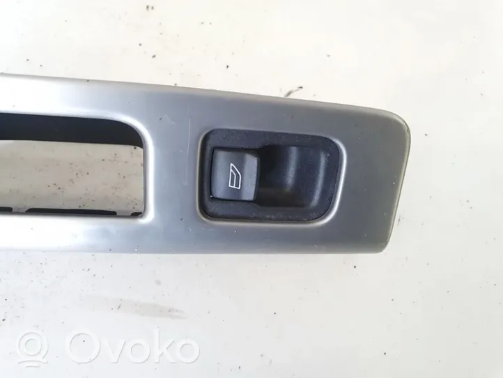 Volvo V50 Interrupteur commade lève-vitre 8679678