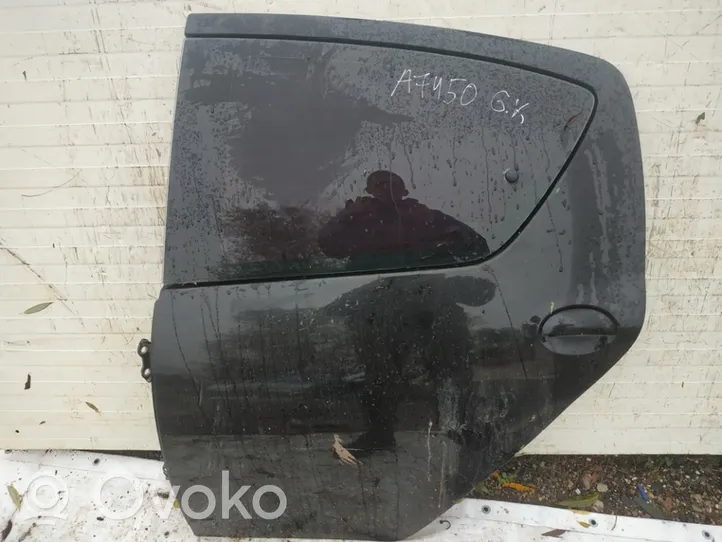 Toyota Aygo AB10 Задняя дверь juodos