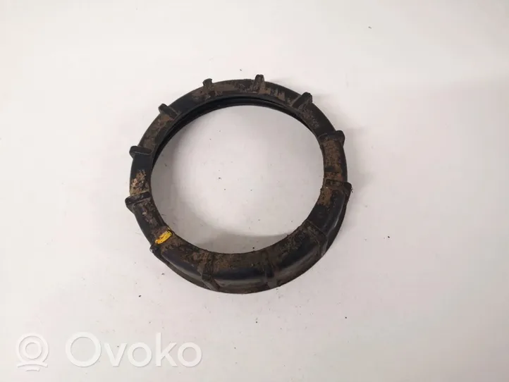 Nissan X-Trail T30 Bague de verrouillage pour réservoir de carburant 