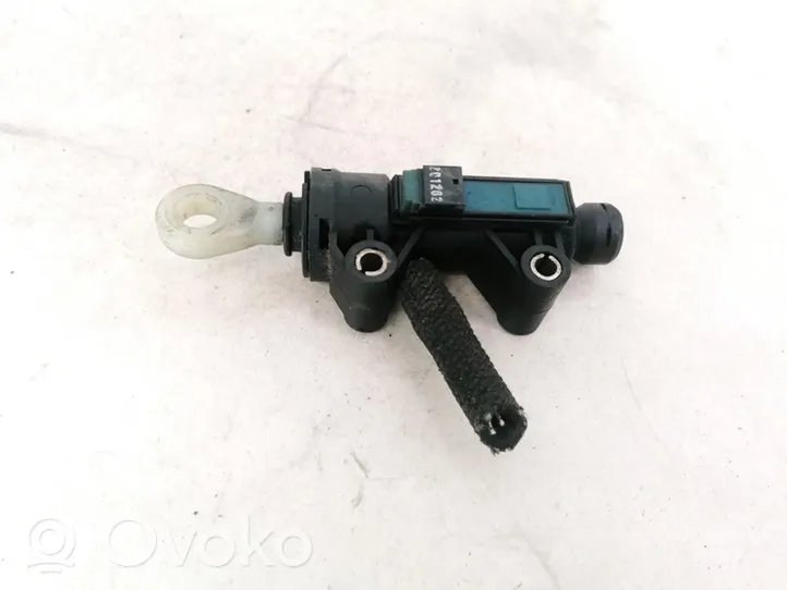 BMW 3 E46 Główny cylinder sprzęgła 21526758822