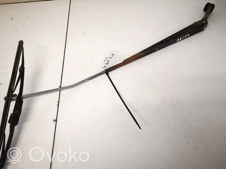 Daihatsu Terios Front wiper blade arm 