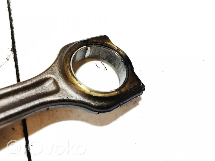 Ford Focus C-MAX Piston with connecting rod 