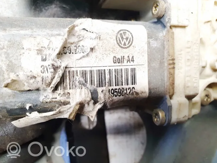 Volkswagen Golf IV Galinis varikliukas langų pakėlėjo 