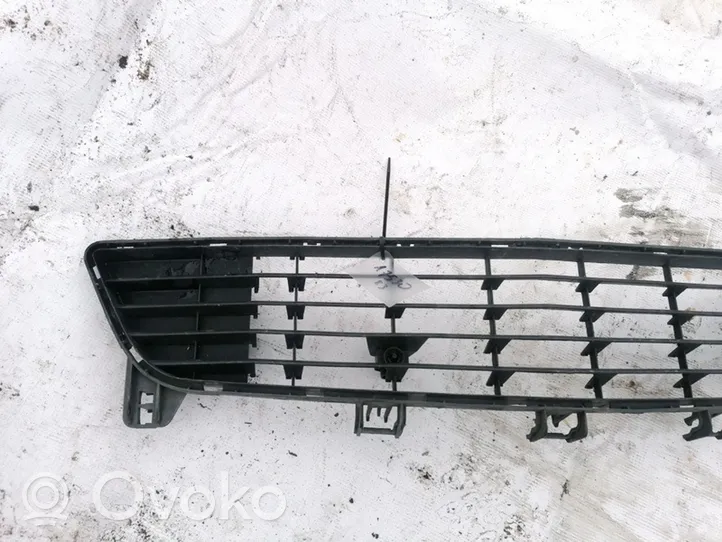 Opel Meriva A Front bumper lower grill 13193495