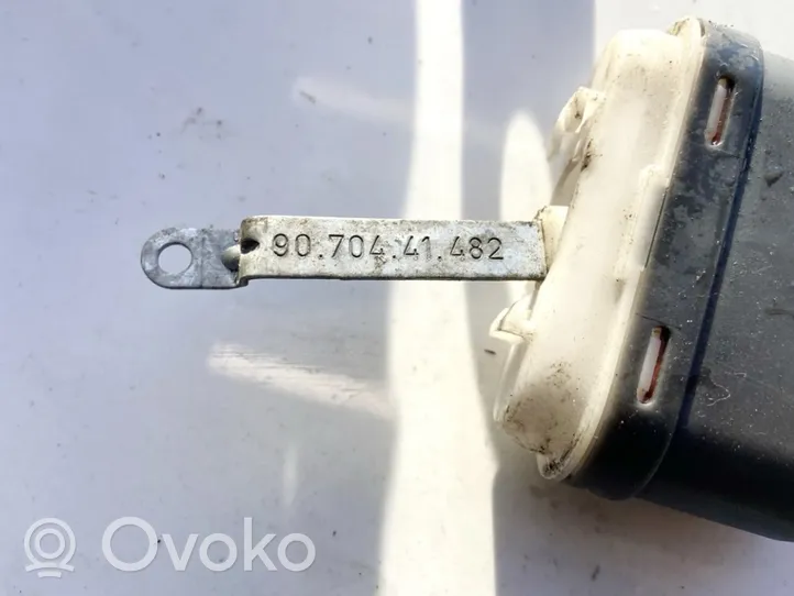 Opel Omega B1 Central locking vacuum pump 9070441482