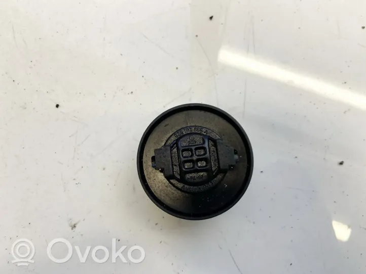 Volkswagen Golf V Öljysäiliön täyttöaukon korkki 026103485