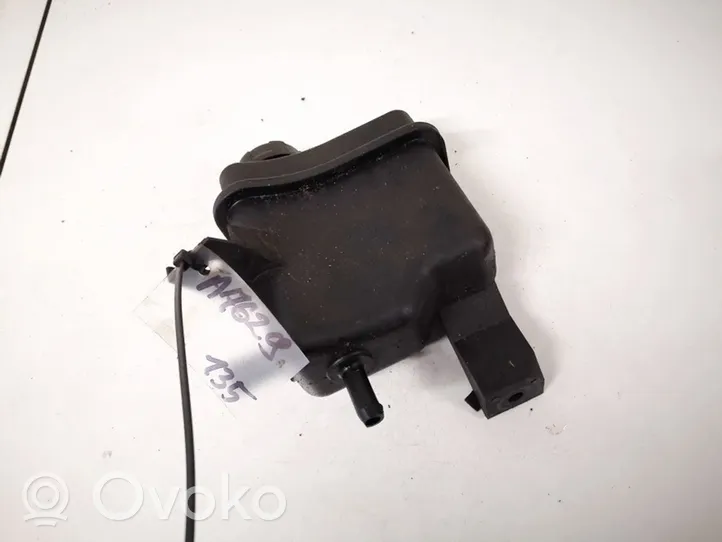 Mitsubishi Carisma Brake fluid reservoir 