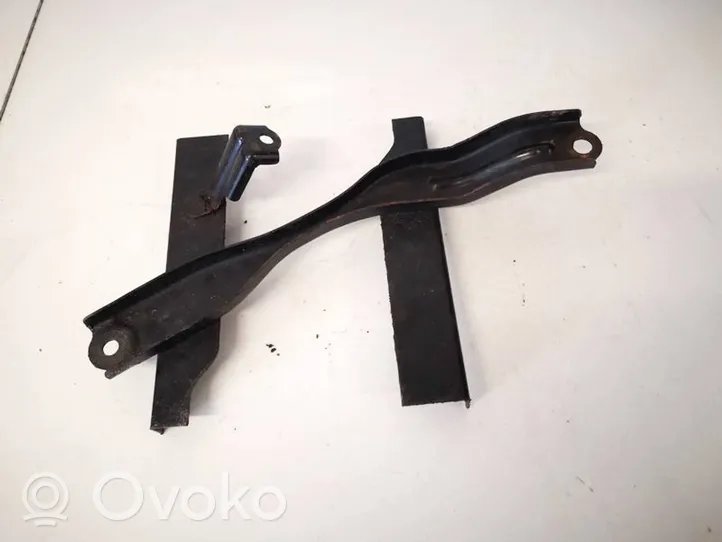 Ford Focus Radiator mount bracket 