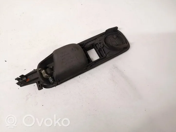 Audi A3 S3 8L Priekinė atidarymo rankenėlė vidinė 8l1837019