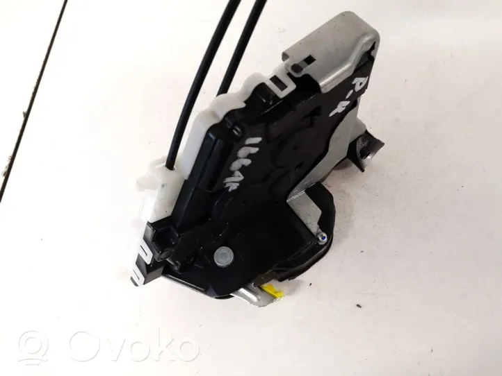 Toyota Yaris Front door lock 