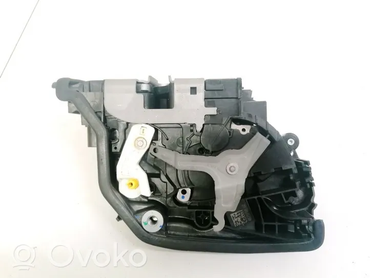 BMW 2 F22 F23 Etuoven lukko 18283810