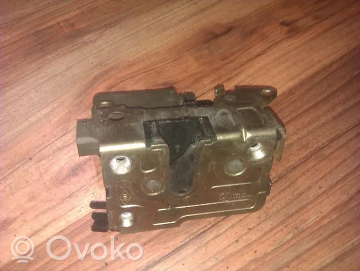 Renault Clio I Front door lock 