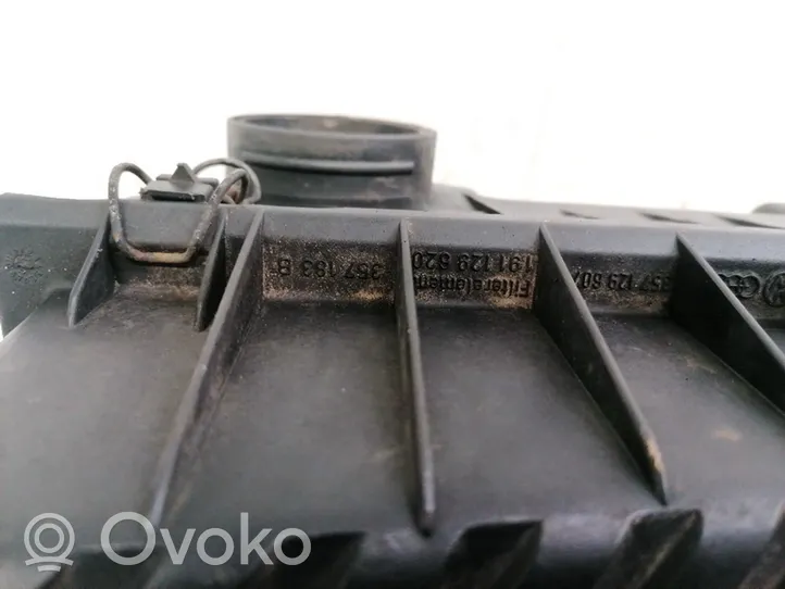 Volkswagen PASSAT B3 Scatola del filtro dell’aria 357183B