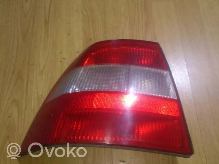 Opel Vectra B Lampa tylna 90568047