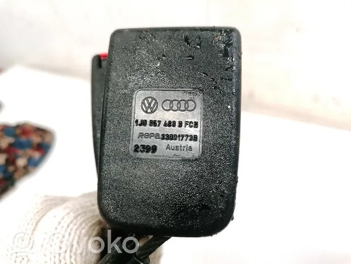 Volkswagen Bora Klamra tylnego pasa bezpieczeństwa 1J0857488B