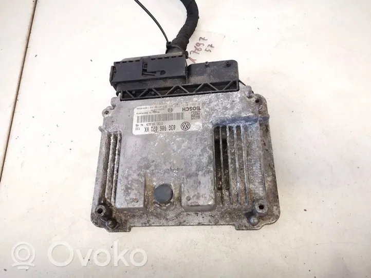 Volkswagen Jetta V Calculateur moteur ECU 03g906021kk