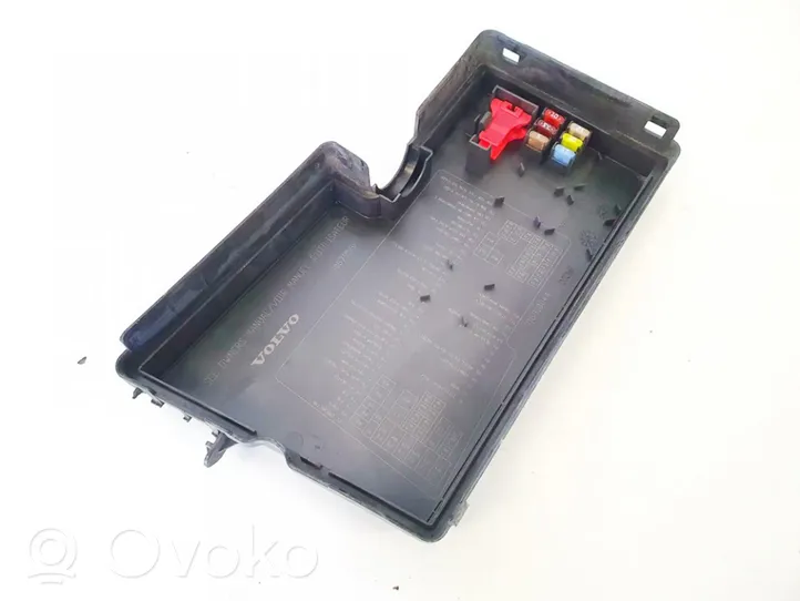 Volvo V50 Fuse box cover 30679510