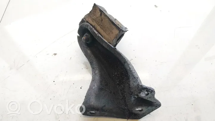 Volkswagen PASSAT B2 Dzinēja spilvens 823199381b