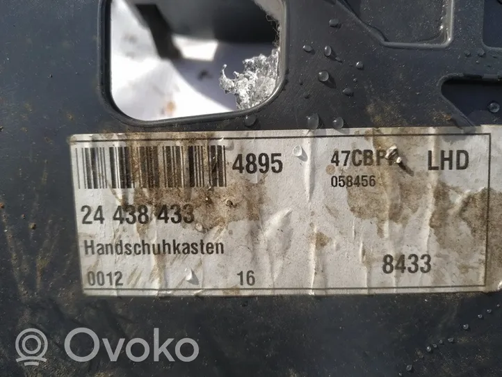 Opel Vectra C Schowek deski rozdzielczej 24438433