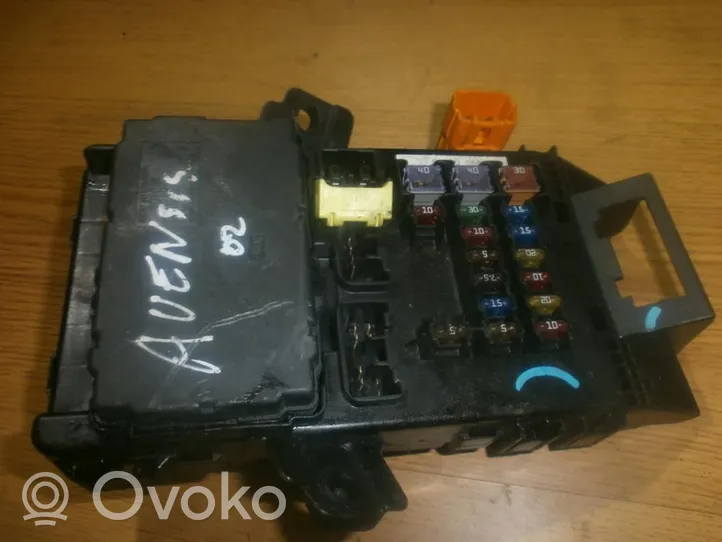 Toyota Avensis T220 Fuse box set 8264105011