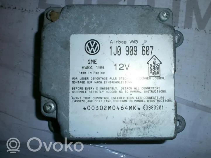 Volkswagen PASSAT B5 Module de contrôle airbag 1J0909607