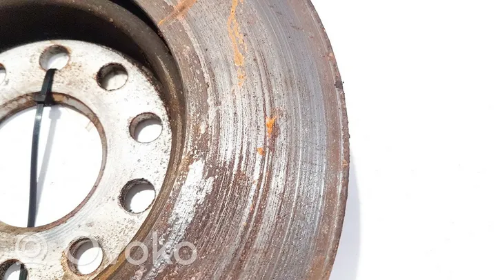 Volkswagen Jetta V Front brake disc ventiliuojamas