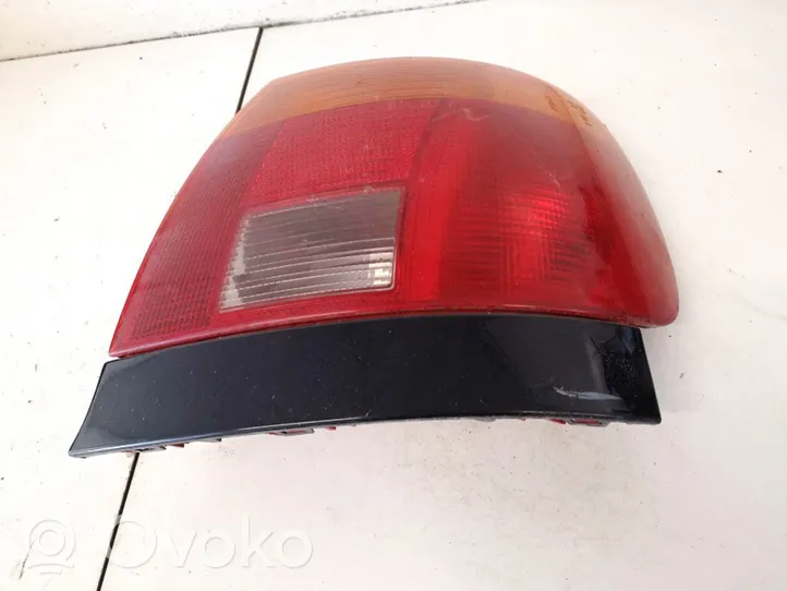 Audi A4 S4 B5 8D Galinis žibintas kėbule 8d0945096