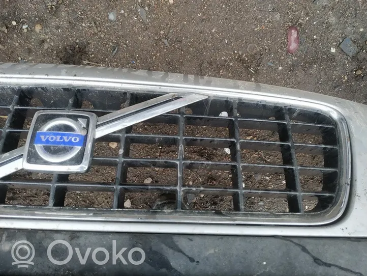 Volvo S60 Grotelės priekinės 