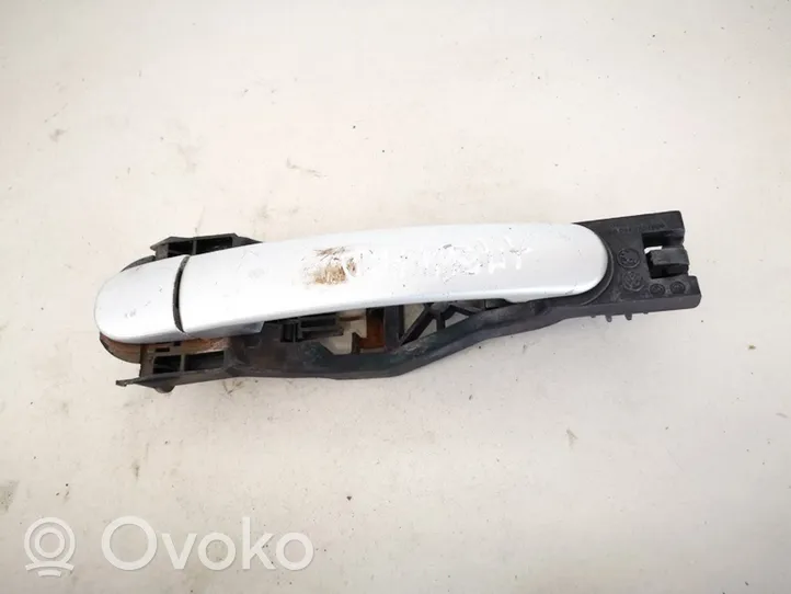 Skoda Octavia Mk2 (1Z) Внешняя ручка 6y0837885