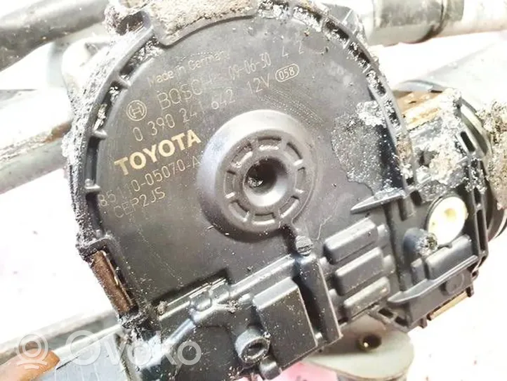 Toyota Avensis T270 Pyyhkimen moottori 0390241642