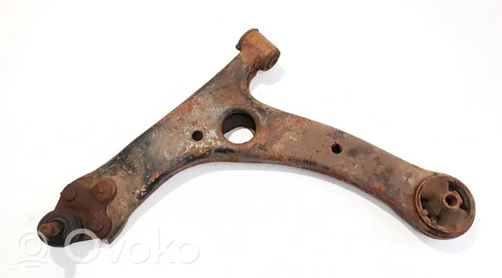 Toyota Corolla E120 E130 Fourchette, bras de suspension inférieur avant 