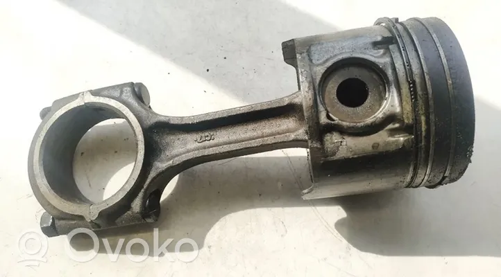 KIA Carnival Piston avec bielle 