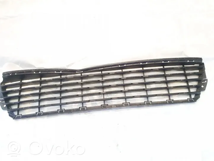 Citroen C3 Picasso Kratka dolna zderzaka przedniego 9681801377