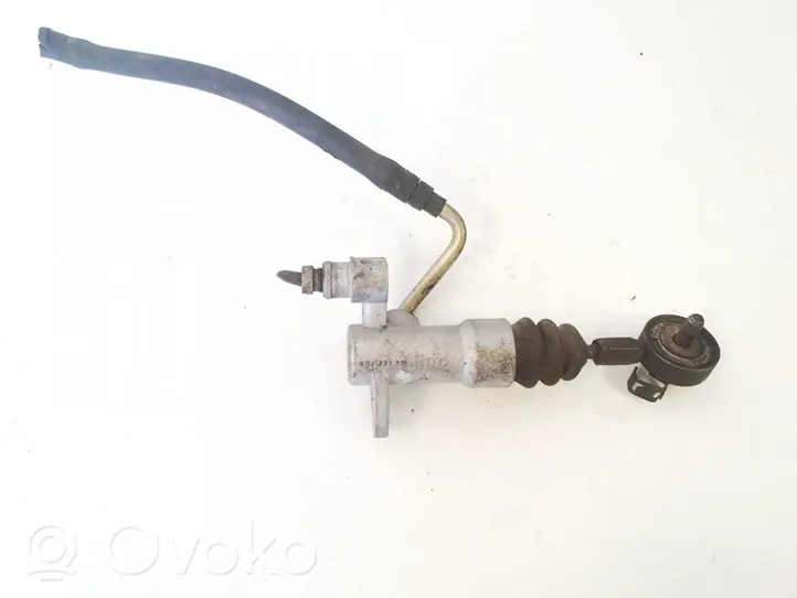 Volkswagen PASSAT B5 Główny cylinder sprzęgła 8d1721401