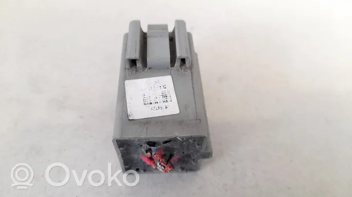 Opel Zafira B Coolant fan relay 13178656